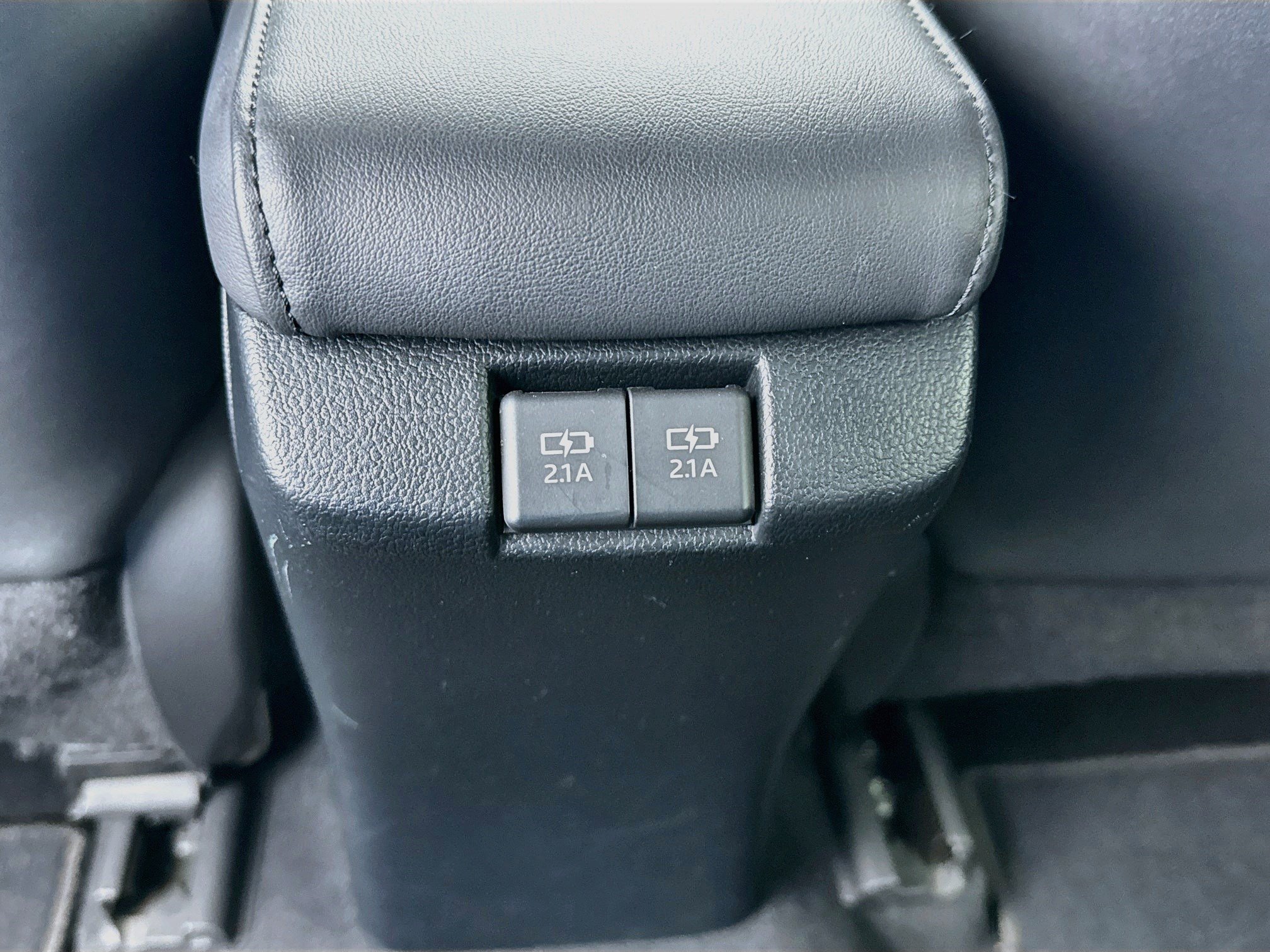 Used 2022 Toyota Prius FWD image 16