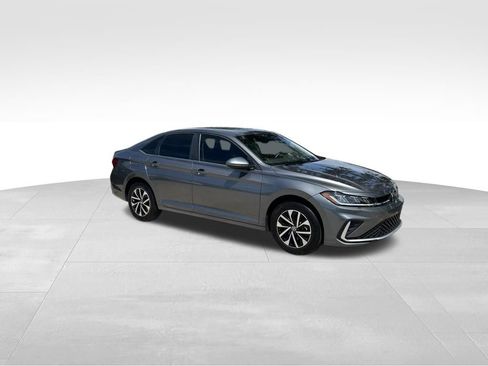 Used 2025 Volkswagen Jetta S image 7