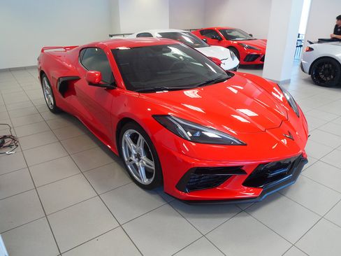 Used 2024 Chevrolet Corvette Stingray Preferred Cpe w/ Z51 Performance Package RWD image 1