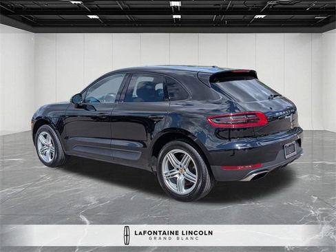 Used 2018 Porsche Macan Sport Edition image 3