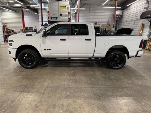 Certified 2025 RAM 2500 Big Horn AWD/4WD image 33