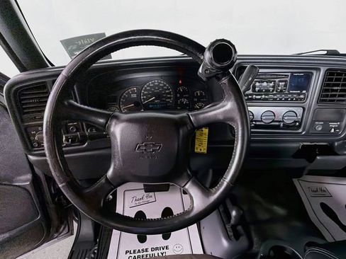 Used 2001 Chevrolet Silverado 2500 LS w/ Snow Plow Prep Pkg AWD/4WD image 11
