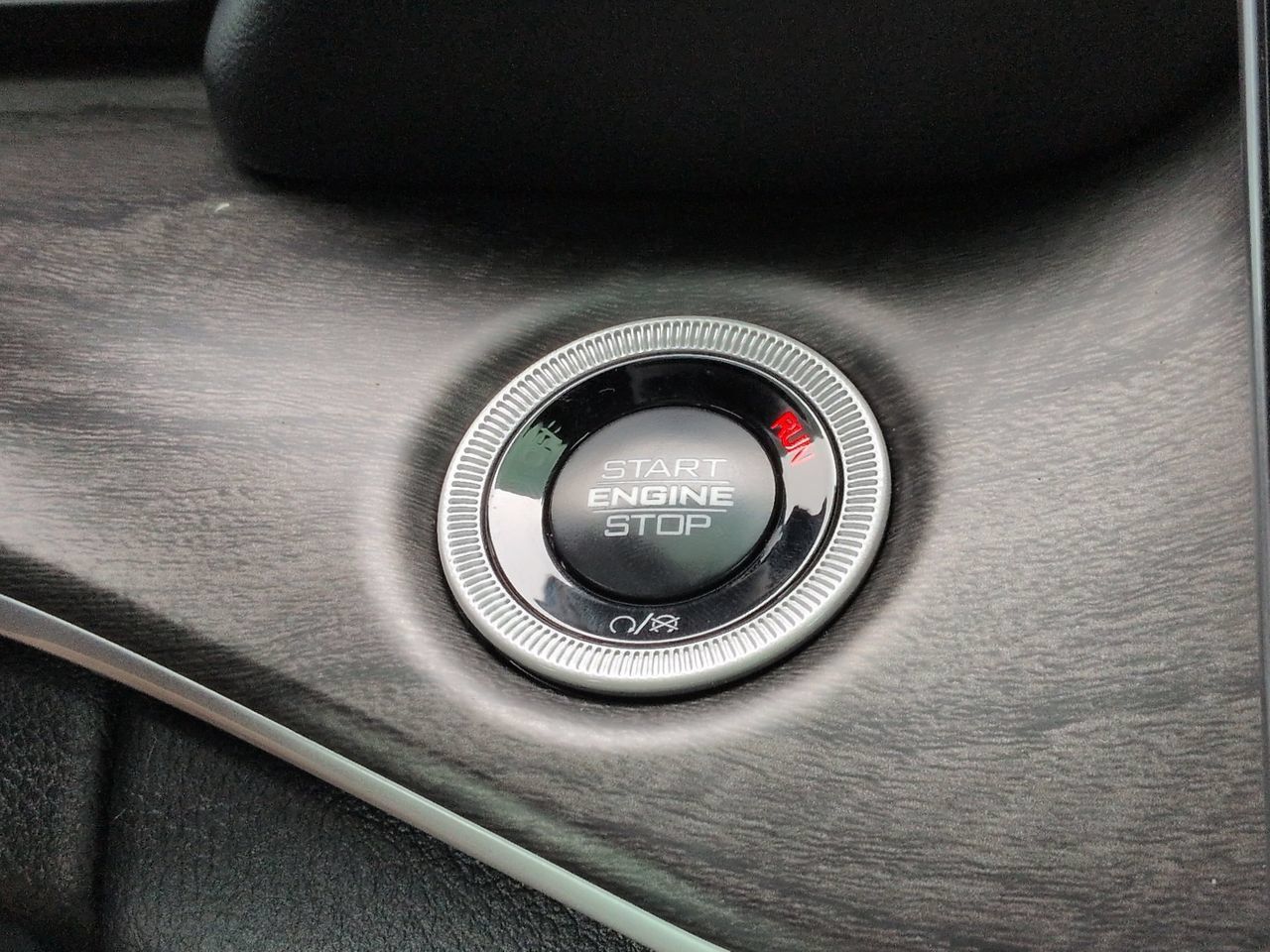 Used 2025 Jeep Grand Cherokee Limited AWD/4WD image 30
