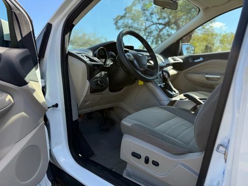 Used 2015 Ford Escape SE FWD image 17