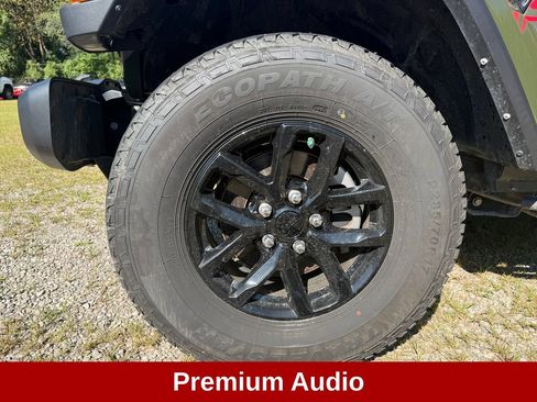 Used 2022 Jeep Gladiator Sport AWD/4WD image 11