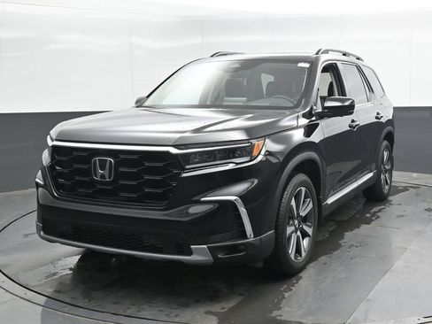 Used 2025 Honda Pilot Elite image 5