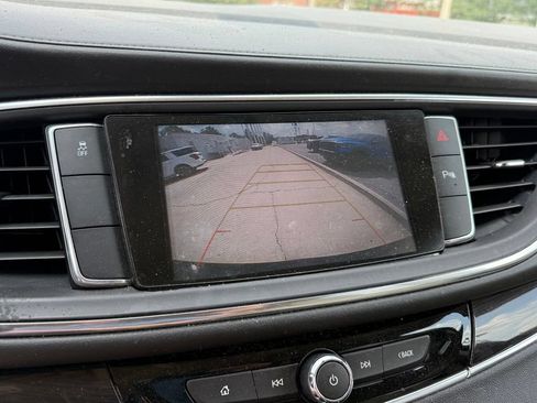 Used 2019 Buick Enclave Essence FWD image 20
