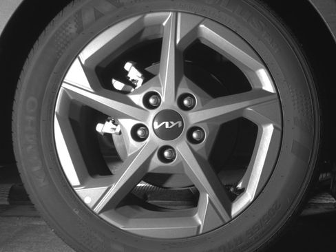 Used 2025 Kia K4 LXS image 15