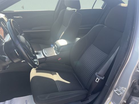 Used 2022 Dodge Charger SXT w/ Cold Weather Package AWD/4WD image 17
