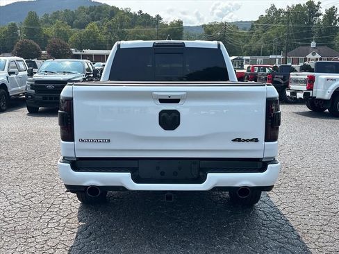 Used 2023 RAM 1500 Laramie AWD/4WD image 6
