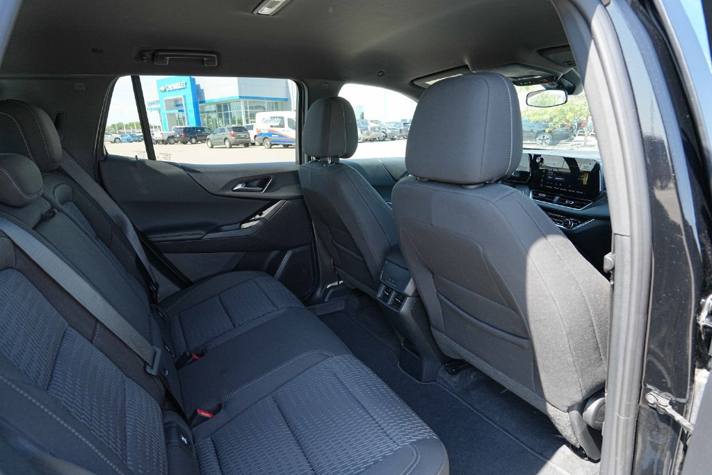 Used 2026 Chevrolet Equinox LT AWD/4WD image 26