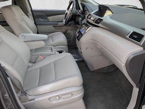 Used 2016 Honda Odyssey Touring Elite image 24
