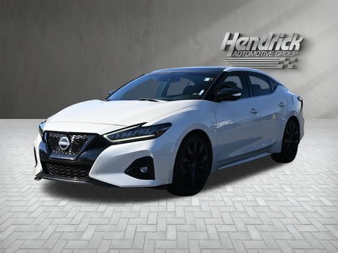 Used 2023 Nissan Maxima SR w/ Sport Mat Group image 6