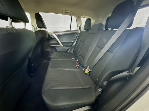 Used 2018 Toyota RAV4 LE FWD image 25