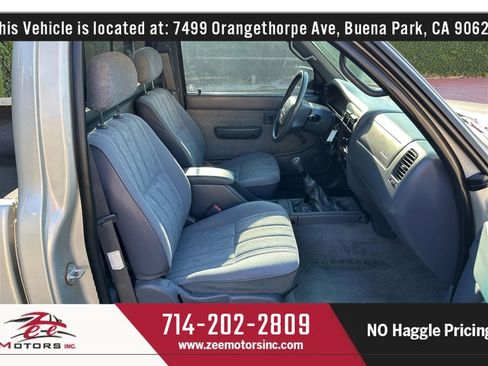 Used 2000 Toyota Tacoma Short Bed image 19