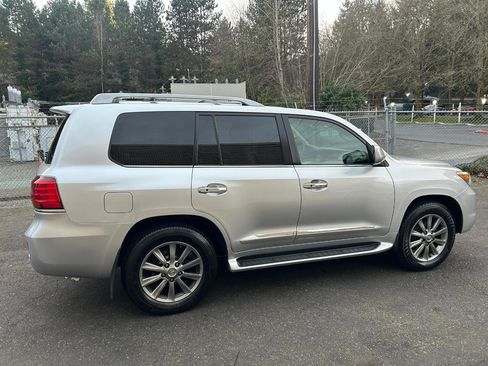 Used 2010 Lexus LX 570 4WD image 4