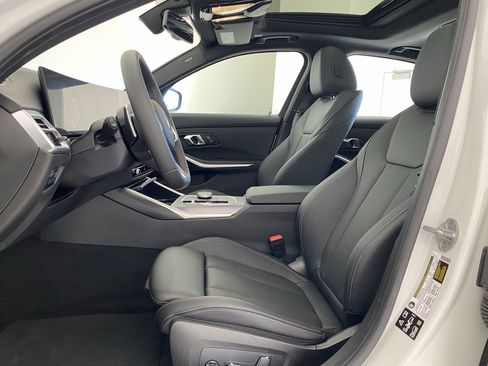 Used 2025 BMW 330i xDrive Sedan w/ M Sport Package image 4