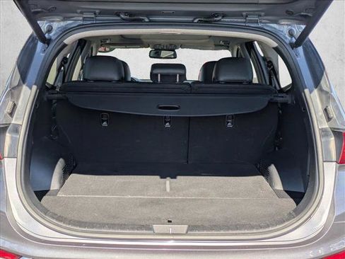 Used 2019 Hyundai Santa Fe Limited image 6