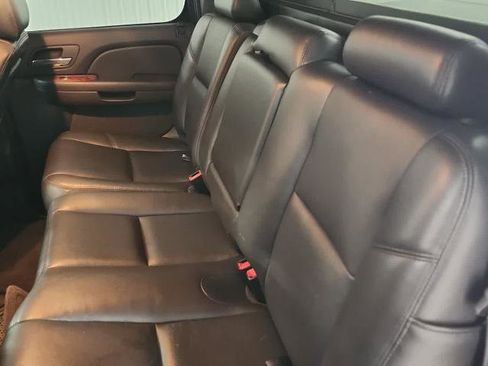 Used 2013 Chevrolet Avalanche LTZ RWD image 36