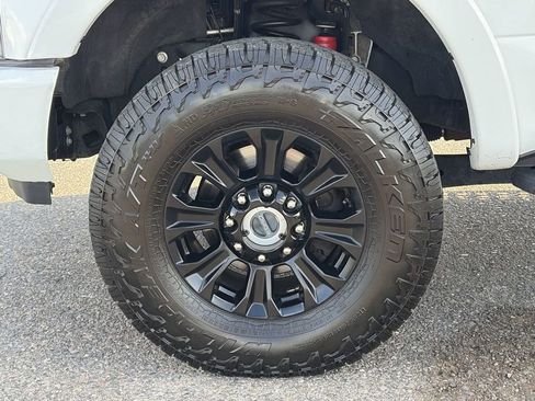 Used 2022 Ford F250 Lariat w/ Tremor Off-Road Package AWD/4WD image 32