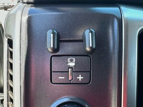 Used 2018 Chevrolet Silverado 1500 LT w/ All Star Edition AWD/4WD image 26
