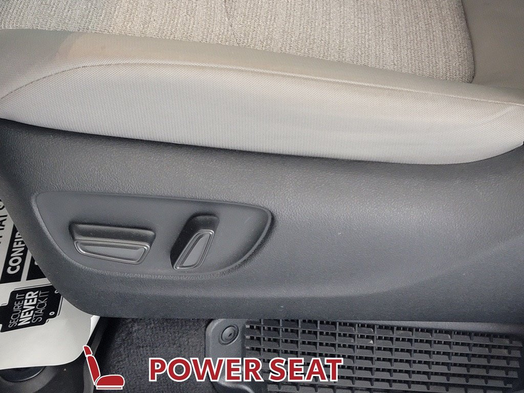 Used 2024 Toyota Sienna LE FWD image 15