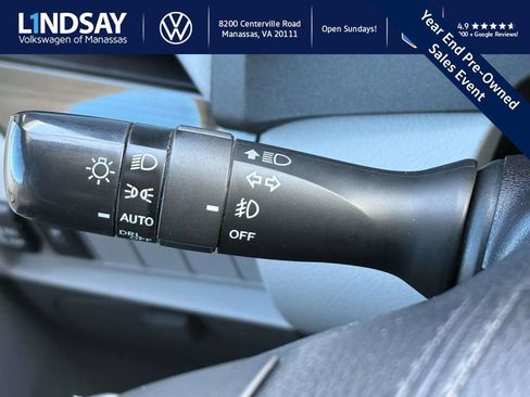 Used 2018 Toyota Sienna XLE image 23