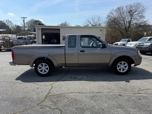 Used 2003 Nissan Frontier XE image 8