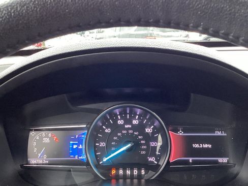 Used 2019 Ford Explorer XLT w/ Equipment Group 201A image 8