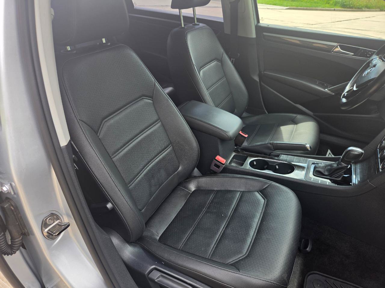 Used 2017 Volkswagen Passat 1.8T SE FWD image 21