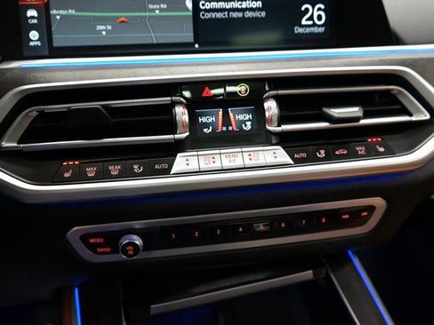 Used 2022 BMW X5 xDrive40i w/ Premium Package image 41