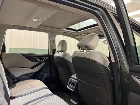 Used 2022 Subaru Forester Premium AWD/4WD image 25