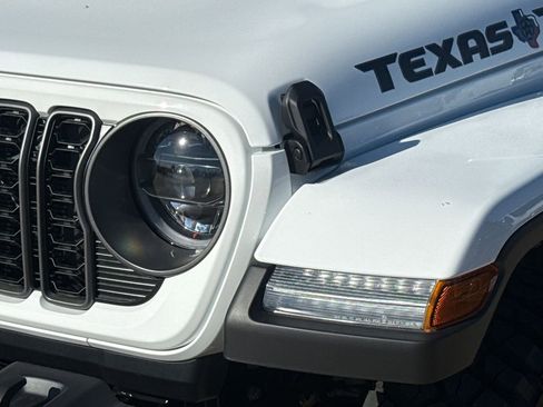 New 2026 Jeep Gladiator Sport AWD/4WD image 4
