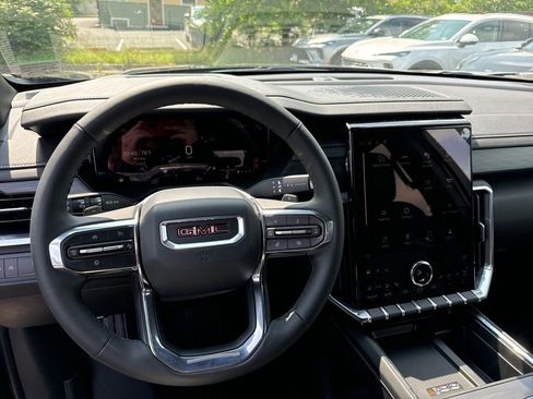 New 2025 GMC Acadia Elevation w/ LPO, Floor Liner Package image 17