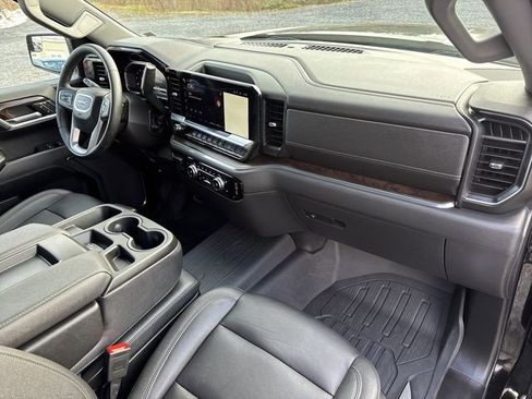 Certified 2024 GMC Sierra 1500 SLT image 29