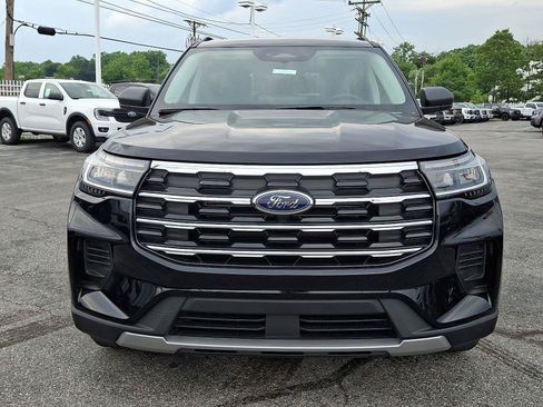 Certified 2025 Ford Explorer Active AWD/4WD image 2