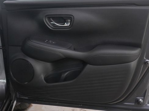 Used 2023 Honda HR-V EX-L image 9