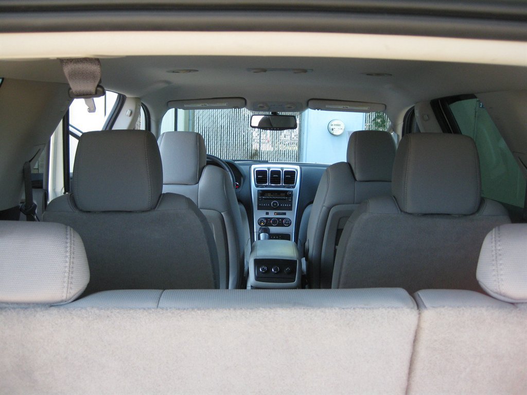 Used 2012 GMC Acadia SLE FWD image 30