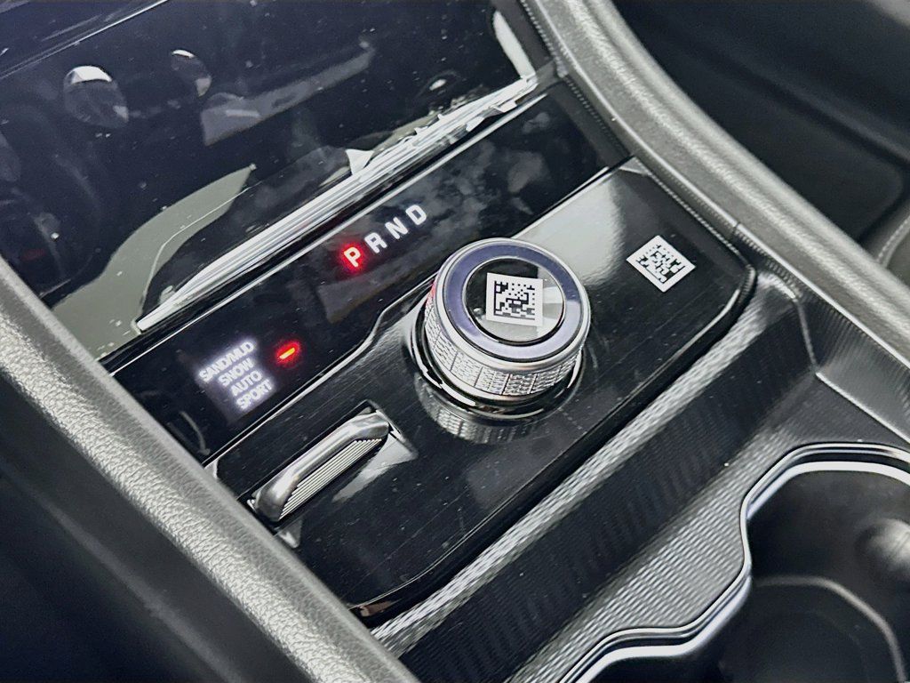 New 2027 Jeep Grand Cherokee Altitude AWD/4WD image 12