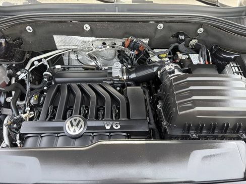 Used 2023 Volkswagen Atlas SEL R-Line AWD/4WD image 12