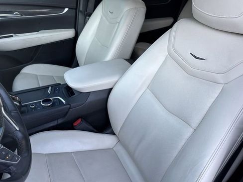 Certified 2023 Cadillac XT5 Sportv w/ Technology Package image 11