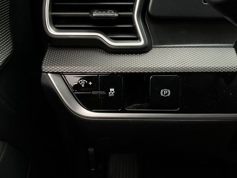 Used 2025 Kia Sportage LX image 20