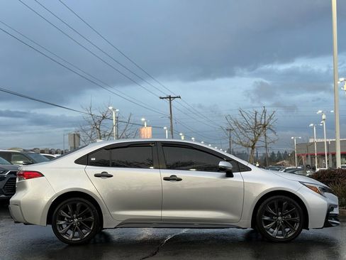 Used 2024 Toyota Corolla SE w/ SE Package image 6