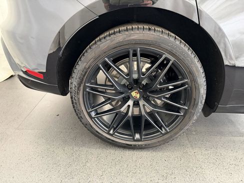 Certified 2022 Porsche Macan GTS image 12