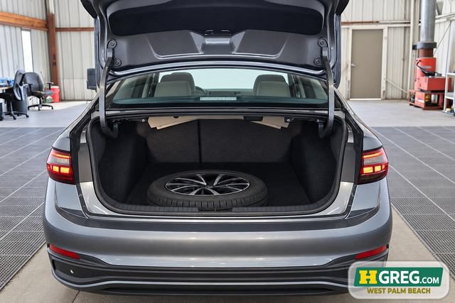Used 2024 Volkswagen Jetta S FWD image 19