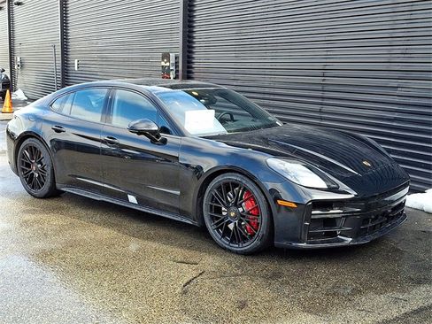 New 2026 Porsche Panamera GTS image 9