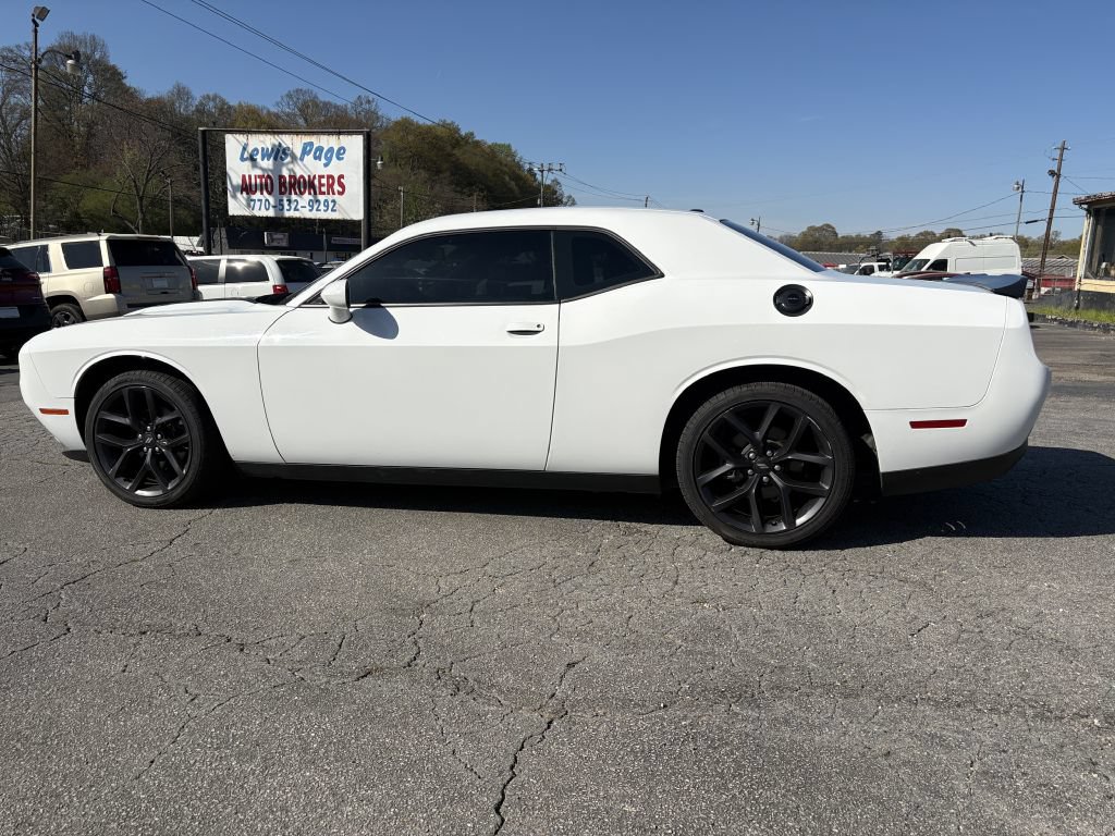 Used 2020 Dodge Challenger SXT w/ Blacktop Package RWD image 2
