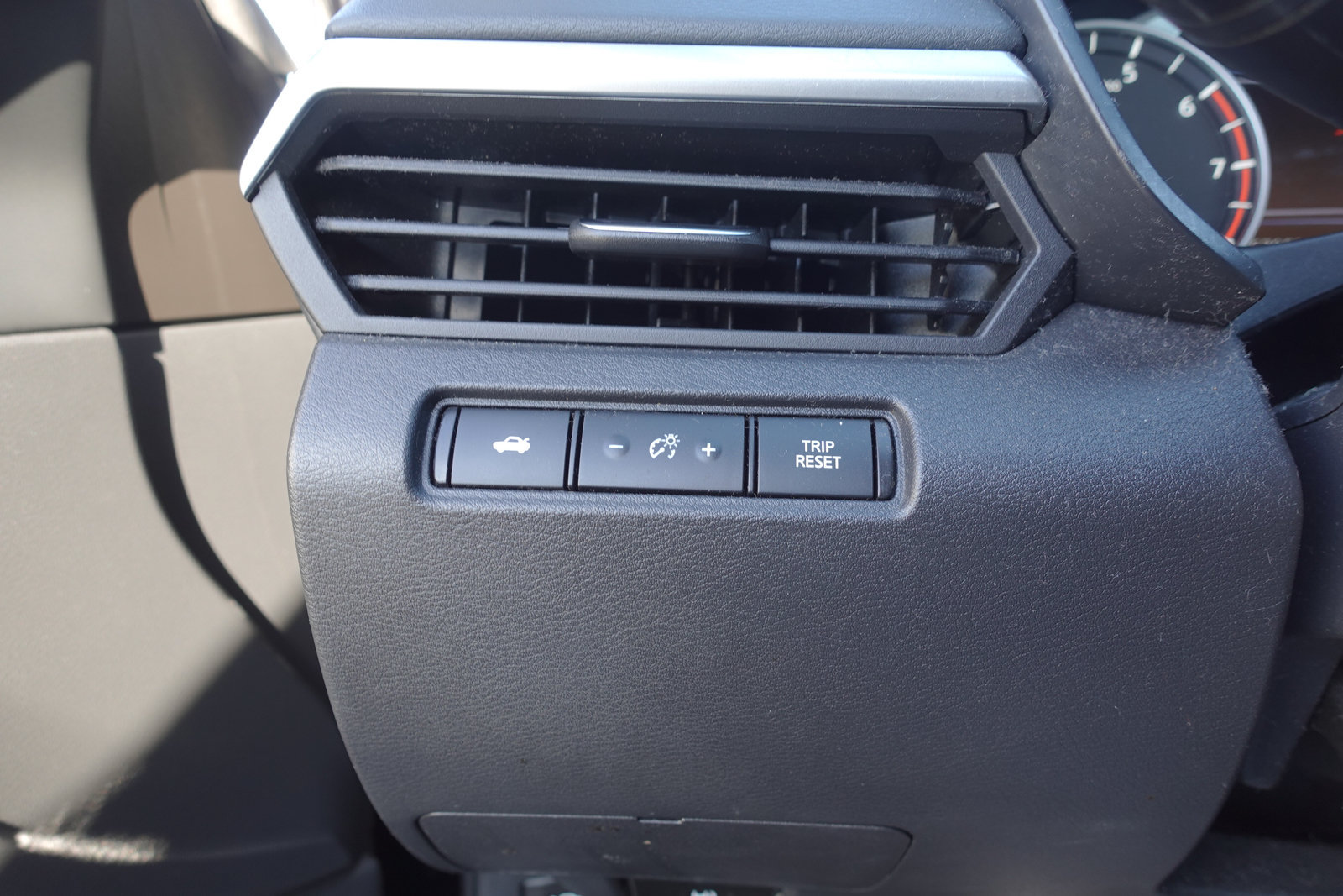 Used 2022 Nissan Altima 2.0 SR FWD image 16
