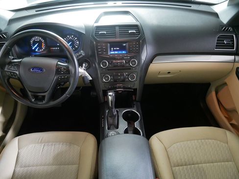 Used 2016 Ford Explorer Base image 10