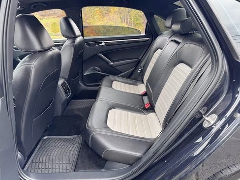 Used 2018 Volkswagen Passat 3.6 image 42